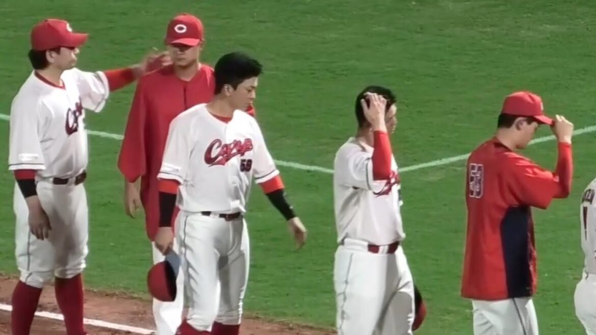 カープ、ヤクルトに競り負け2連敗の瞬間...元気のない森翔平をさりげなくフォローする會澤翼！2025年8月15日