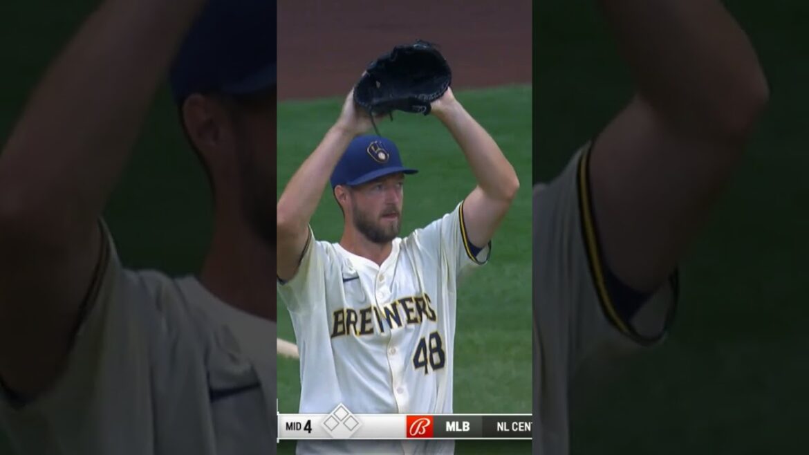 Garrett Mitchell Robs Rosario of a Hit #milwaukeebrewers #brewershighlights #mlbhighlights