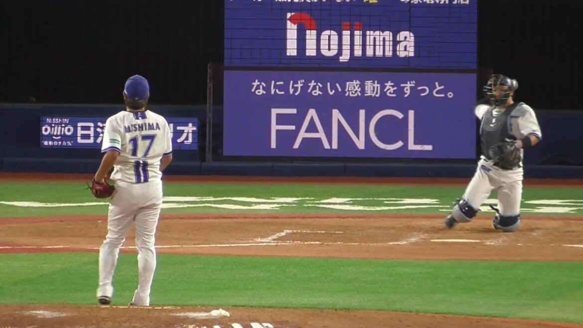 2025年8月19日 広島東洋戦・三嶋 一輝 投手の準備投球（ボールデッド中）