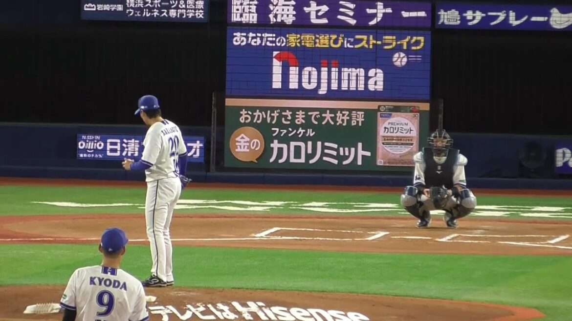 2025年8月19日 広島東洋戦・坂本 裕哉 投手の準備投球（ボールデッド中）