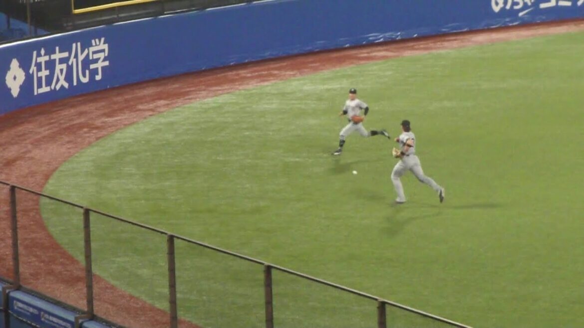 ヤクルト 古賀優大 満塁走者一掃の3点タイムリーツーベースヒット　ヤクルト vs 巨人　2025年8月20日(水)　神宮球場