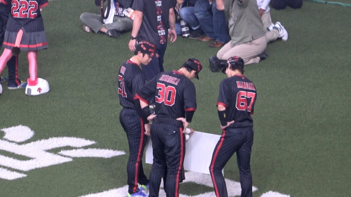 今日のヒーローたち、小さなお友達と記念撮影！待っているあいだも優しさ全開！