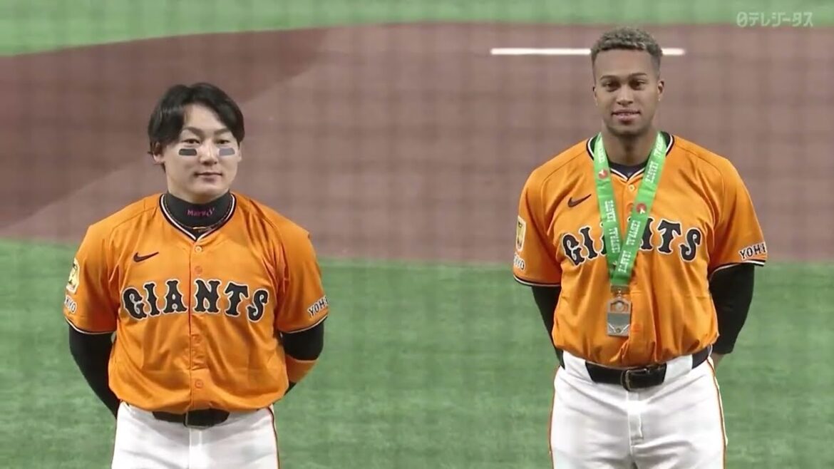 【表彰式】”マルティネス” 通算200セーブ達成&”丸佳浩” サイクル安打達成【巨人】 【表彰式】"マルティネス" 通算200セーブ達成&"丸佳浩" サイクル安打達成【巨人】