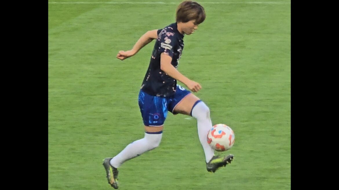 ボールと戯れる浜野まいか選手 Chelseaリーグ優勝の決まったMan United戦試合前練習 2025/04/30 ボールと戯れる浜野まいか選手 Chelseaリーグ優勝の決まったMan United戦試合前練習 2025/04/30