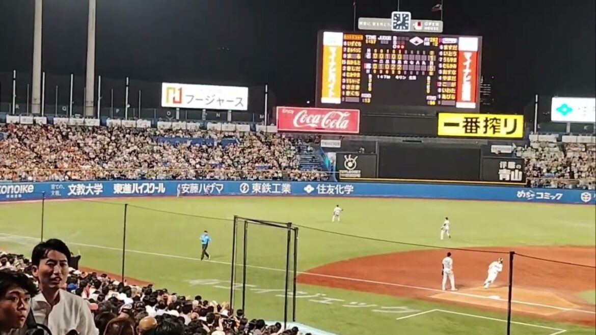 現地映像　　3点タイムリーツーベースを打つ古賀優大選手