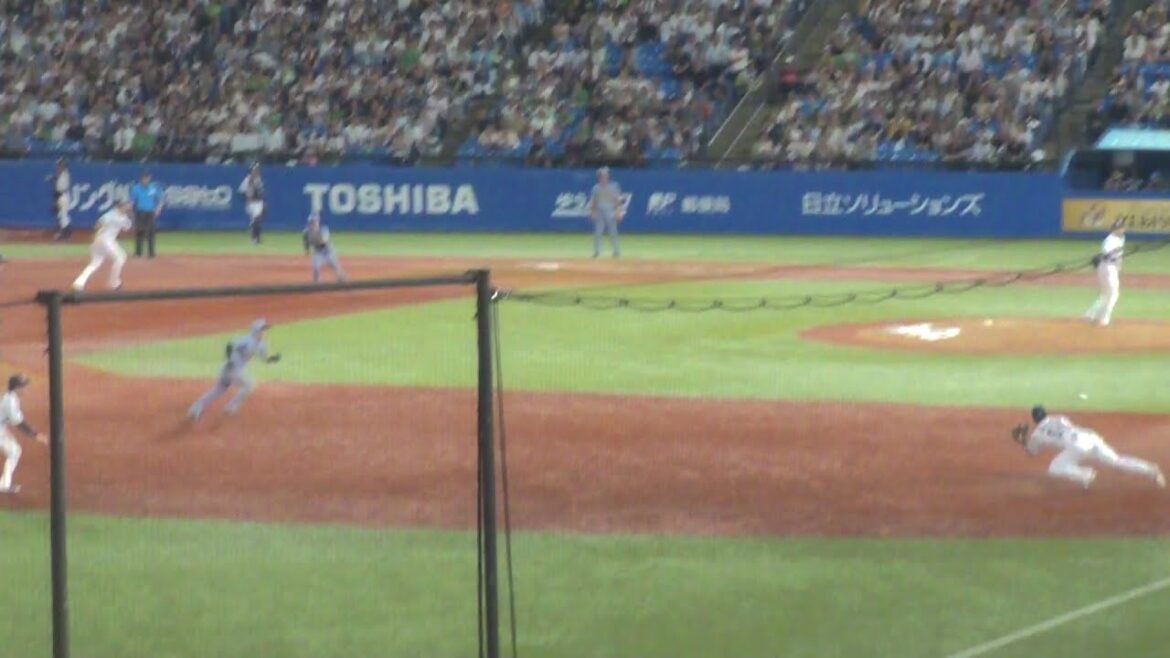 ヤクルト 村上宗隆 ファインプレー　ヤクルト vs 阪神　2025年8月22日(金)　神宮球場