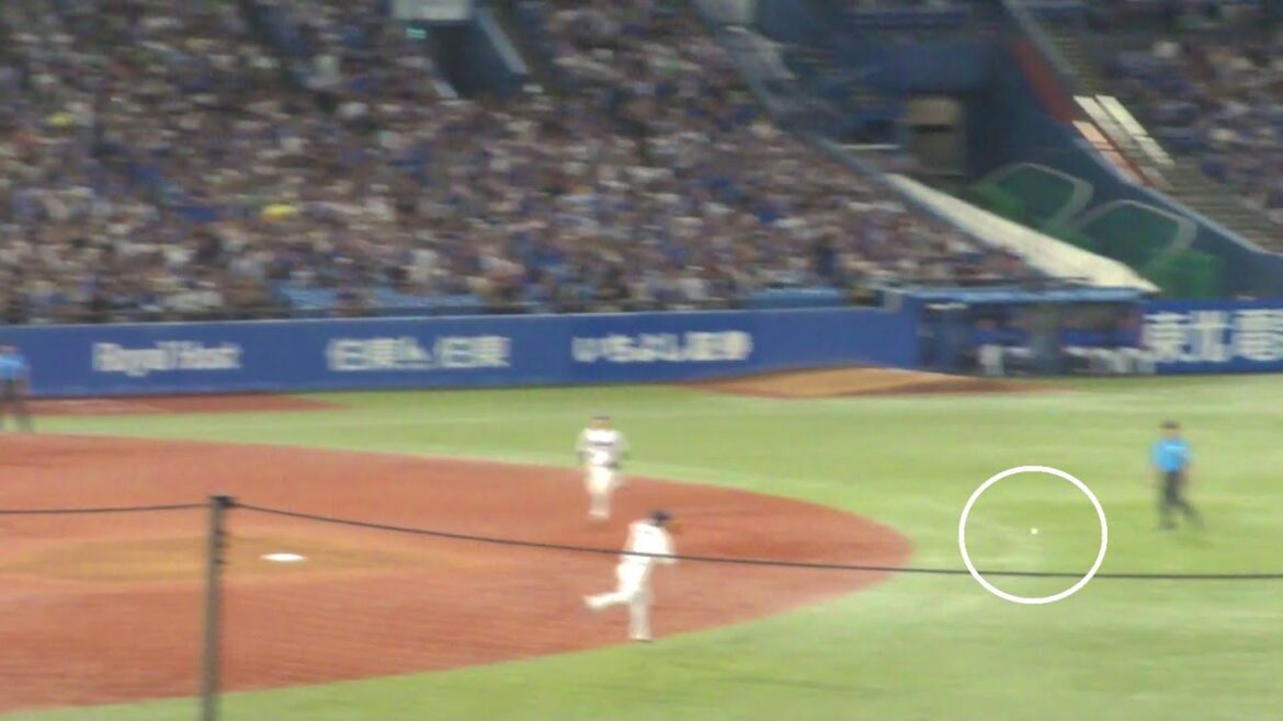 DeNA 佐野恵太 タイムリーヒット　ヤクルト vs DeNA　2025年8月13日(水)　神宮球場