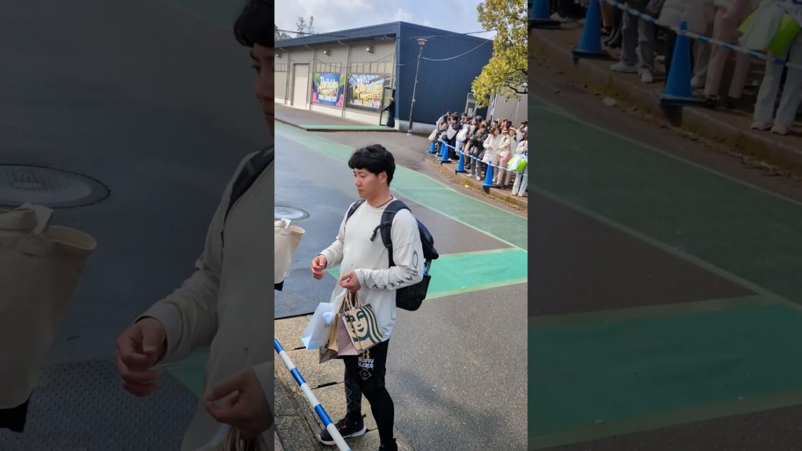 2月16日、オリックスキャンプ　『来田選手　サイン会』