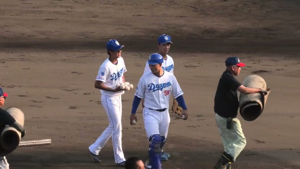 【豊橋球場】中日ドラゴンズ 中村奈一輝選手が率先して球拾い→福田永将コーチがくふうハヤテベンチャーズ 深谷亮司コーチに挨拶 2024/8/24