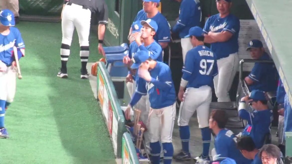 松中信彦コーチ ホームランの上林誠知に一声（読売ジャイアンツ対 中日ドラゴンズ 2025年5月16日）