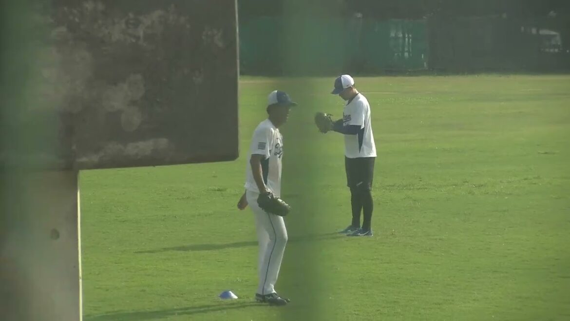 中日ドラゴンズ 投げ込み?を行う橋本侑樹投手と伊藤投手 豊橋球場サブグラウンド 2025/8/24