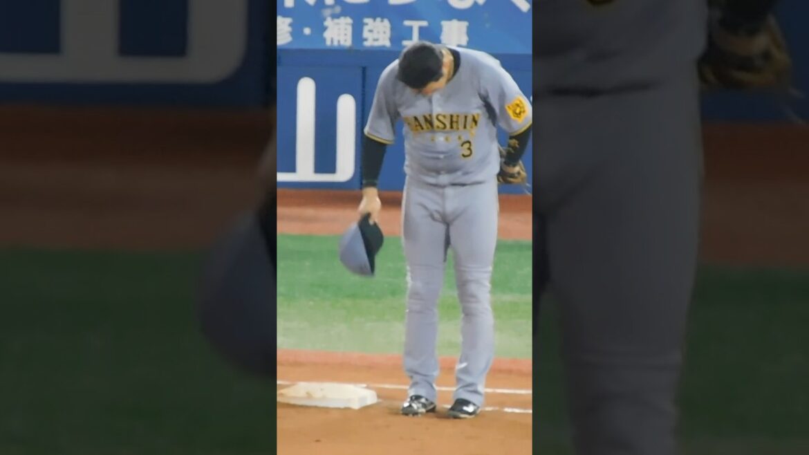 【主砲2人で最終回に大逆転】ファンの大歓声に応える佐藤輝明・逆転２ランの大山悠輔