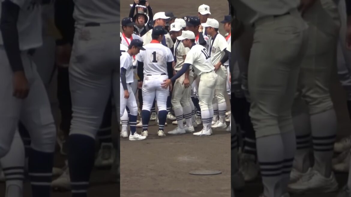 めっちゃ触られる末吉くん　沖縄尚学 日大三高　試合後記念撮影　高校野球　甲子園　#高校野球 #甲子園 #沖縄尚学 #日大三高