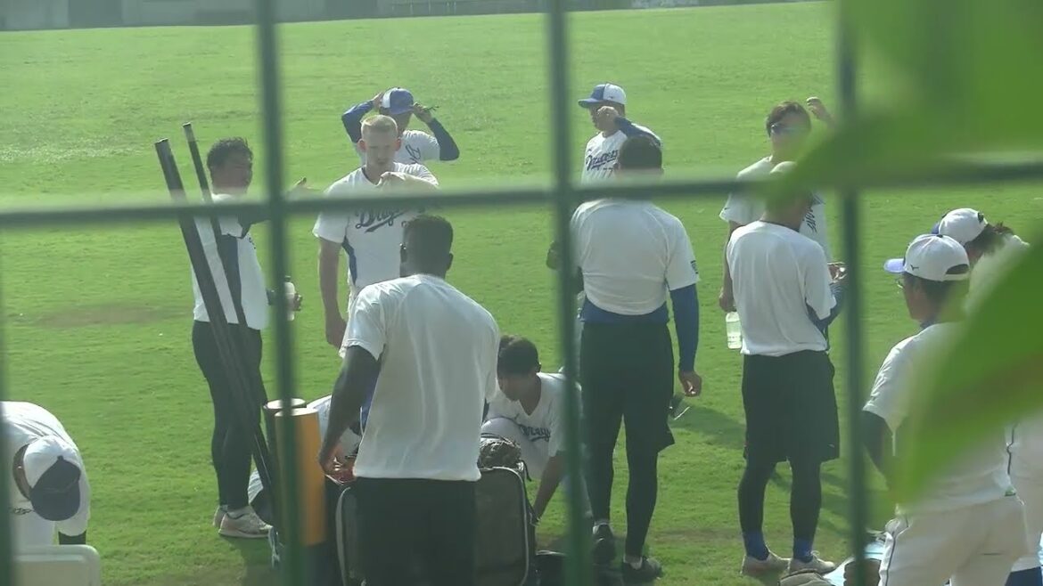 中日ドラゴンズ 祖父江大輔投手・橋本侑樹投手・高橋幸佑投手etcがウォーミングアップの準備を始める 根尾昂投手は途中から合流 豊橋球場サブグラウンド 2025/8/24