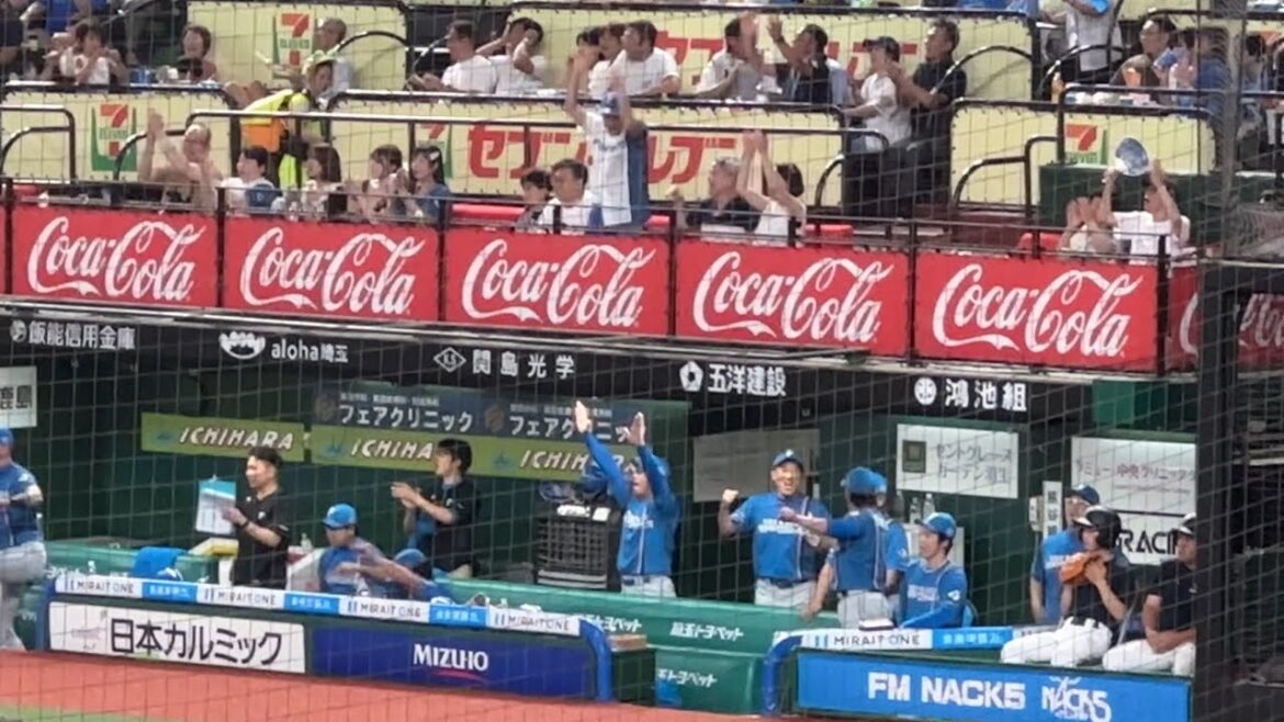 【逆転ならず…】山村崇嘉の鋭い当たりをセンター五十幡亮汰がダイビングキャッチしたときのファイターズベンチ【西武vs日本ハム】2025/8/26 ライオンズフェスティバルズ