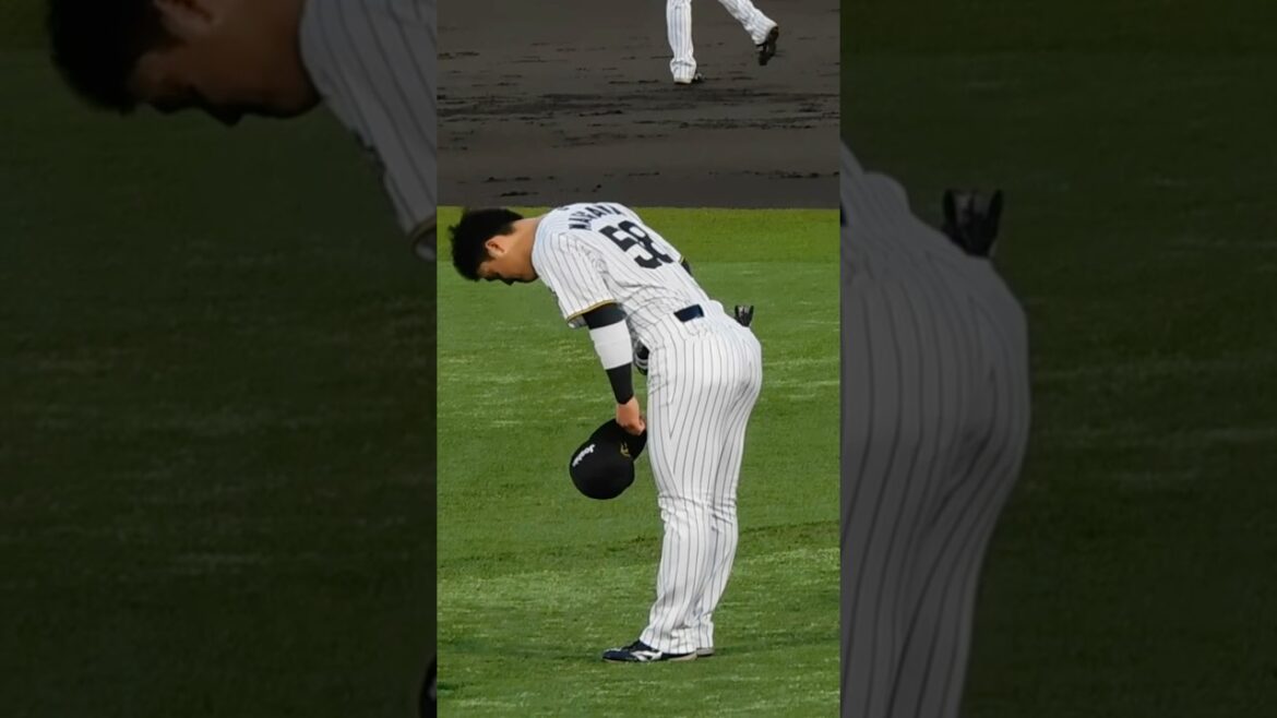 先制のタイムリーを放ちファンの歓声に応える前川右京