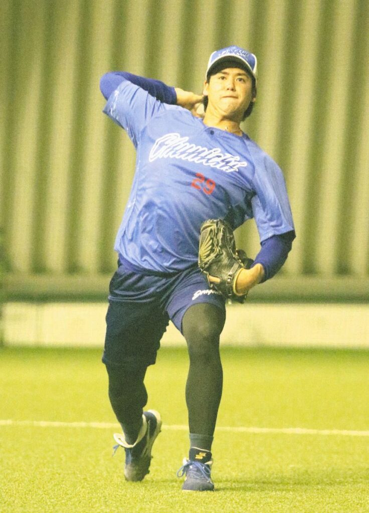 【中日2軍】松木平優太、ソフトバンク戦雨天中止で11日にスライド先発へ 「大事な一戦でチームが勝てるように」と意気込み:中日スポーツ・東京中日スポーツ – 中日新聞Web 屋内練習場でキャッチボールを行う松木平