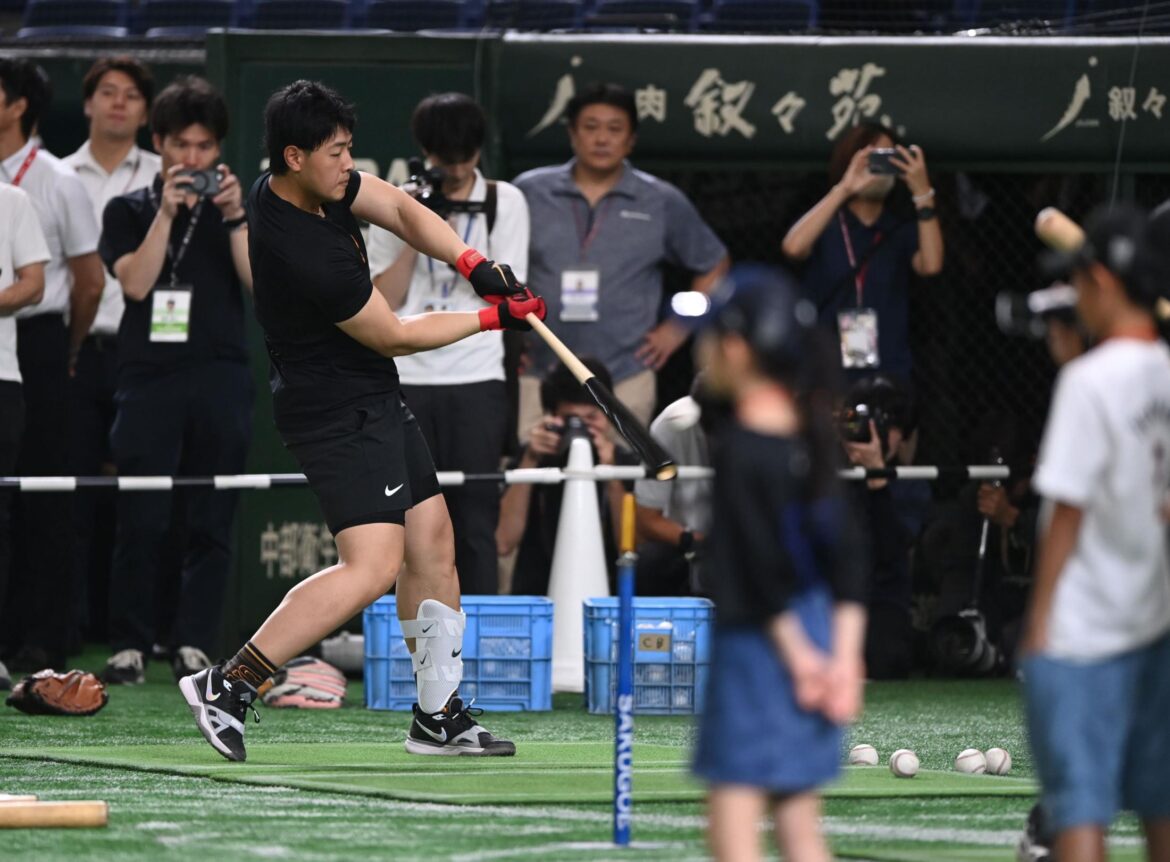巨人・岡本和真が１軍練習に参加 ドームに快音 フリー打撃では３９スイングで１０本柵越え 阿部監督も見守る（デイリースポーツ） - Yahoo!ニュース - Yahoo!ニュース