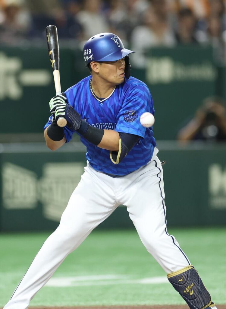 DeNA・蝦名達夫、一回に死球を受け直後の守備で退く 三浦監督「トレーナーに見てもらっている」(サンケイスポーツ) – Yahoo!ニュース – Yahoo!ニュース サンケイスポーツ