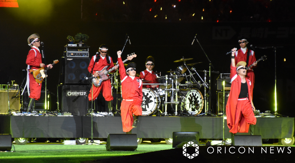 氣志團、『鷹祭 SUMMER BOOST』で「いざゆけ若鷹軍団」歌唱のサプライズ カチドキレッド一色の球場に「刺激になりました」(オリコン) – Yahoo!ニュース 氣志團、『鷹祭 SUMMER BOOST』で「いざゆけ若鷹軍団」歌唱のサプライズ カチドキレッド一色の球場に「刺激になりました」(オリコン) - Yahoo!ニュース