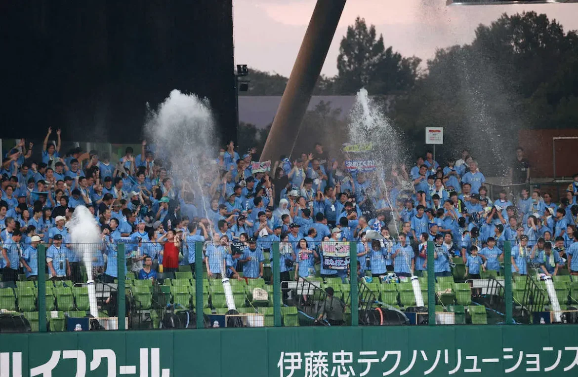 西武「スプラッシュシート」でファンずぶ濡れ　初回にネビン犠飛、3回に西川ソロで水が噴出 - スポニチ Sponichi Annex 野球