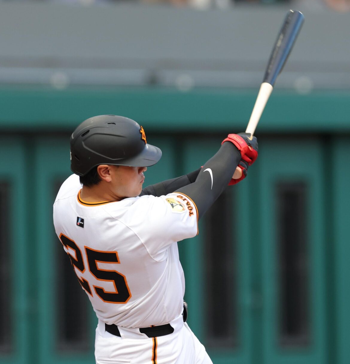 巨人・岡本が復帰戦でいきなり左翼線へ先制タイムリー二塁打 ２軍・ロッテ戦に「４番・ＤＨ」で約３カ月ぶり実戦 特大ファウルに歓声も（デイリースポーツ） - Yahoo!ニュース - Yahoo!ニュース