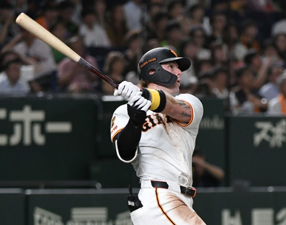 巨人 キャベッジが痛恨の走塁ミス 坂本の打球で判断誤り帰塁できず 懸命のヘッドスライディングも…次打席で汚名返上のソロ（デイリースポーツ） - Yahoo!ニュース - Yahoo!ニュース