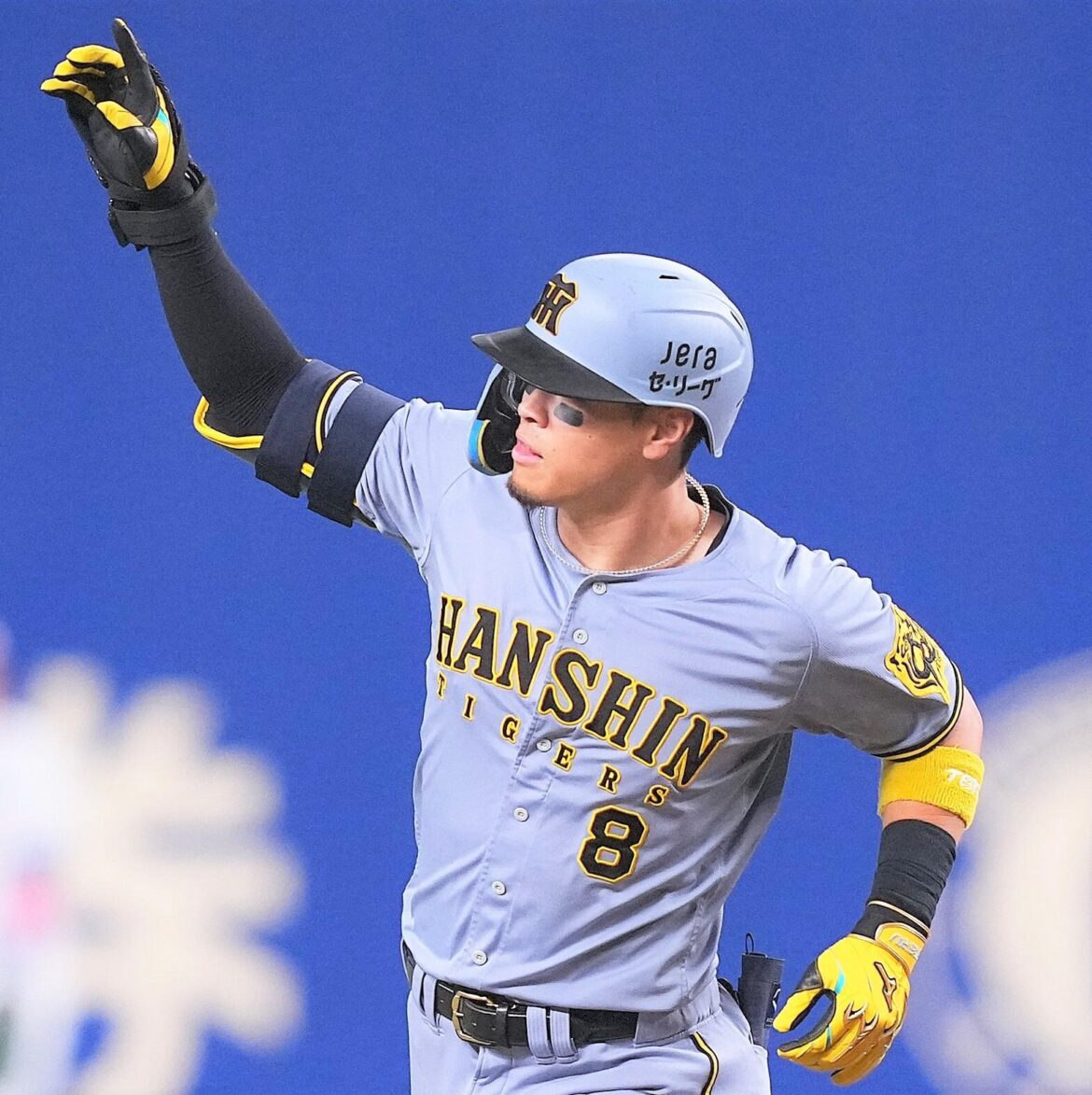 【阪神】逆転勝ちの快勝でⅯ33 両リーグ最速60勝!千両役者・佐藤輝が8回に決勝28号3ラン 森下と大山が追撃打 ハートウィグが無死満塁を凌いだ直後(TBS NEWS DIG Powered by JNN) 【阪神】逆転勝ちの快勝でⅯ33 両リーグ最速60勝!千両役者・佐藤輝が8回に決勝28号3ラン 森下と大山が追撃打 ハートウィグが無死満塁を凌いだ直後(TBS NEWS DIG Powered by JNN)