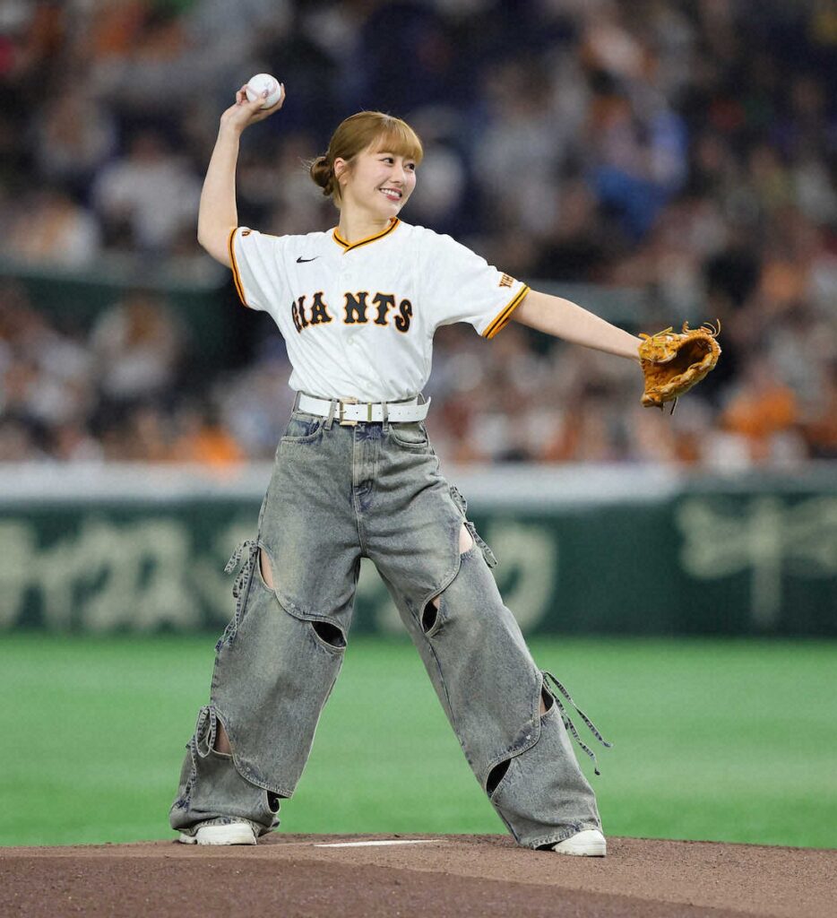 ももクロ佐々木彩夏 巨人・田中将大の登板日に偶然にも始球式「まさか。びっくり」（スポニチアネックス） - Yahoo!ニュース - Yahoo!ニュース