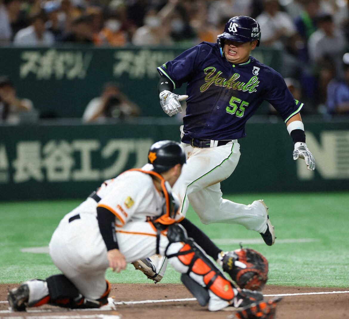 ヤクルト 村上の打球が東京ドームの天井を直撃 右翼の丸は大慌てで前進し滑り込みながら好捕(スポニチアネックス) – Yahoo!ニュース – Yahoo!ニュース ヤクルト 村上の打球が東京ドームの天井を直撃 右翼の丸は大慌てで前進し滑り込みながら好捕(スポニチアネックス) - Yahoo!ニュース - Yahoo!ニュース