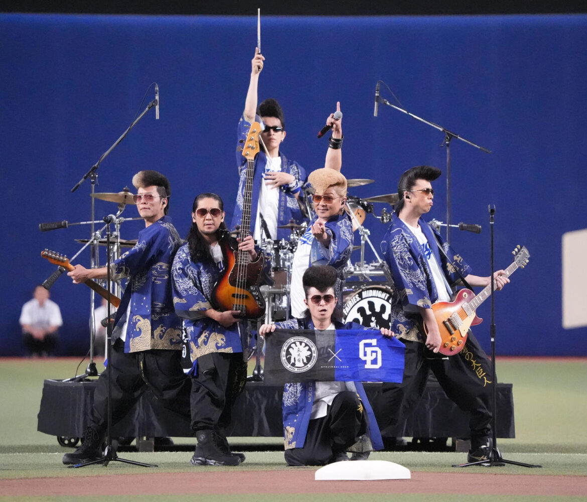 【中日】氣志團が試合前ライブ＆セレモニアルピッチ 竜党の西園寺瞳がドアラの内角をえぐる投球（日刊スポーツ） - Yahoo!ニュース - Yahoo!ニュース