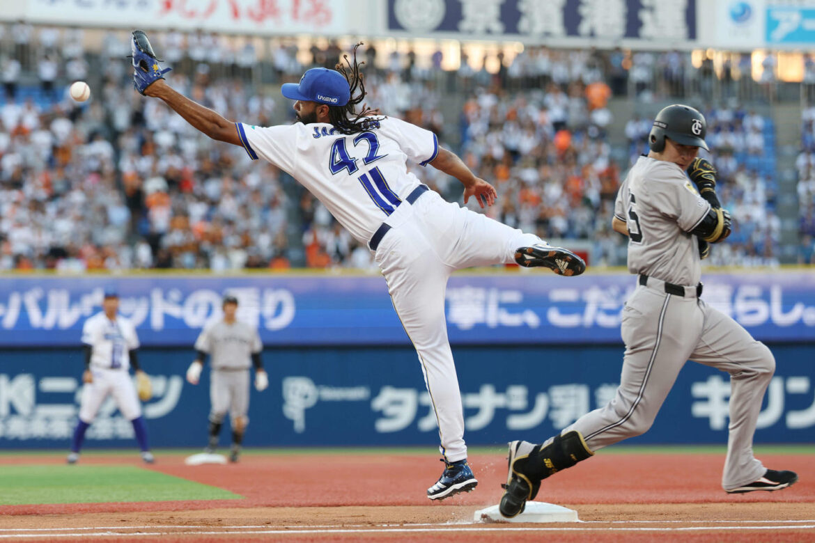 【宮本慎也】イージーミスやボーンヘッド…必死さに欠けるDeNA、プレーでお金を稼いでいる自覚を（日刊スポーツ） - Yahoo!ニュース - Yahoo!ニュース