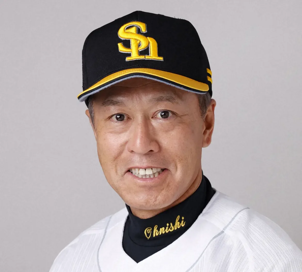 ソフトバンク・大西崇之コーチが徹底しているスポンサー企業への配慮　よけて、踏まない、またがない - スポニチ Sponichi Annex 野球