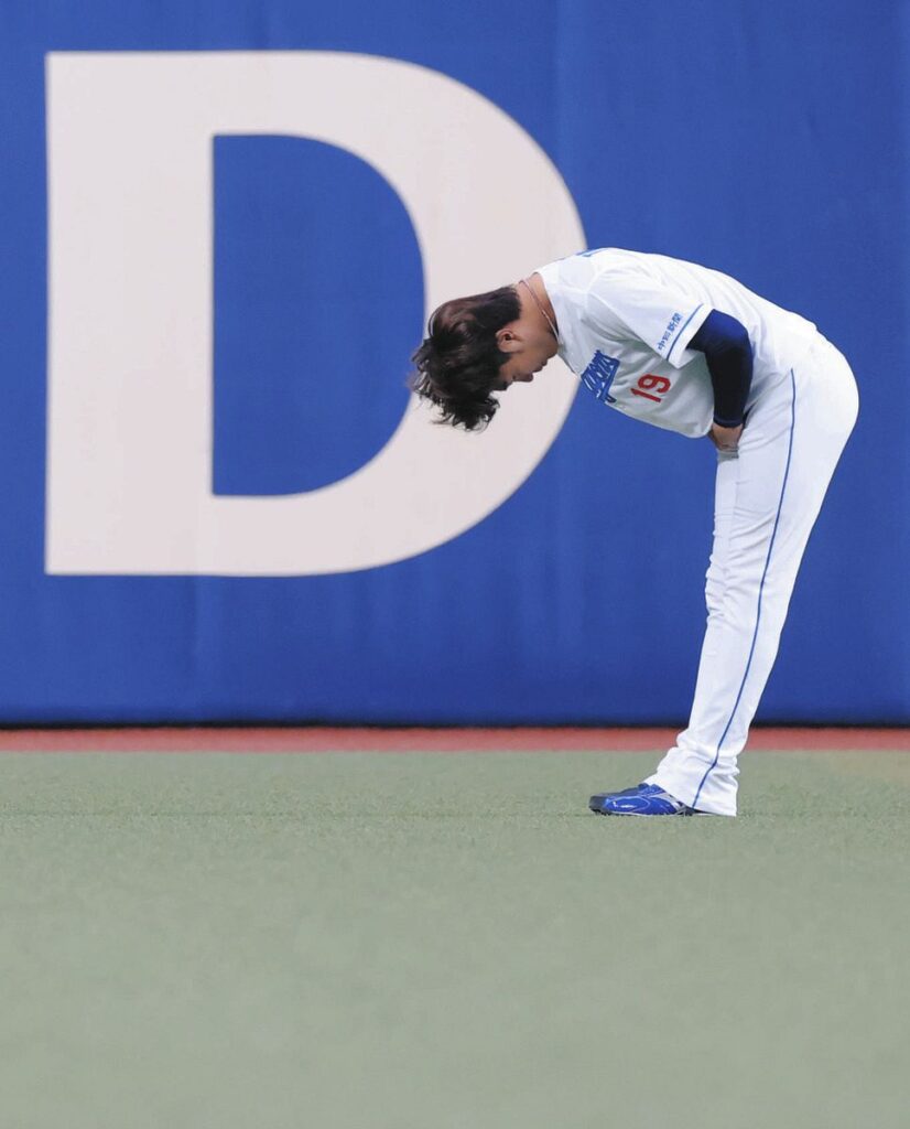 中日・高橋宏斗、『粋な計らい→深々お辞儀』誕生日に”優しさあふれる時間”、ネット話題に「ペコリする宏斗いい子」「森下ありがとう！！」（中日スポーツ） - Yahoo!ニュース - Yahoo!ニュース