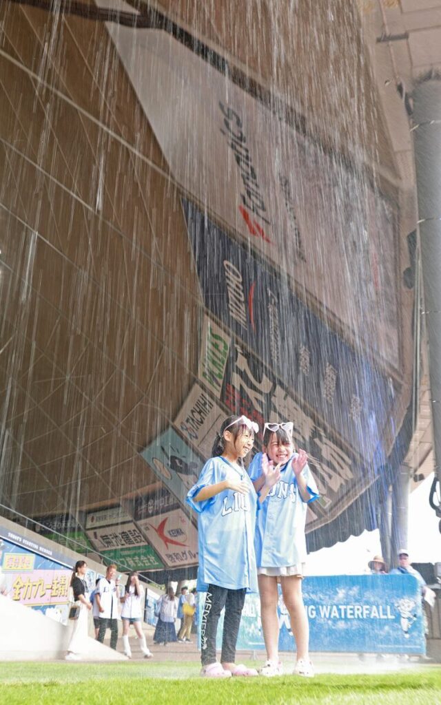 西武、ベルーナドームに「BIG WATERFALL」を設置 滝のように放水(サンケイスポーツ) – Yahoo!ニュース – Yahoo!ニュース 西武、ベルーナドームに「BIG WATERFALL」を設置 滝のように放水(サンケイスポーツ) - Yahoo!ニュース - Yahoo!ニュース