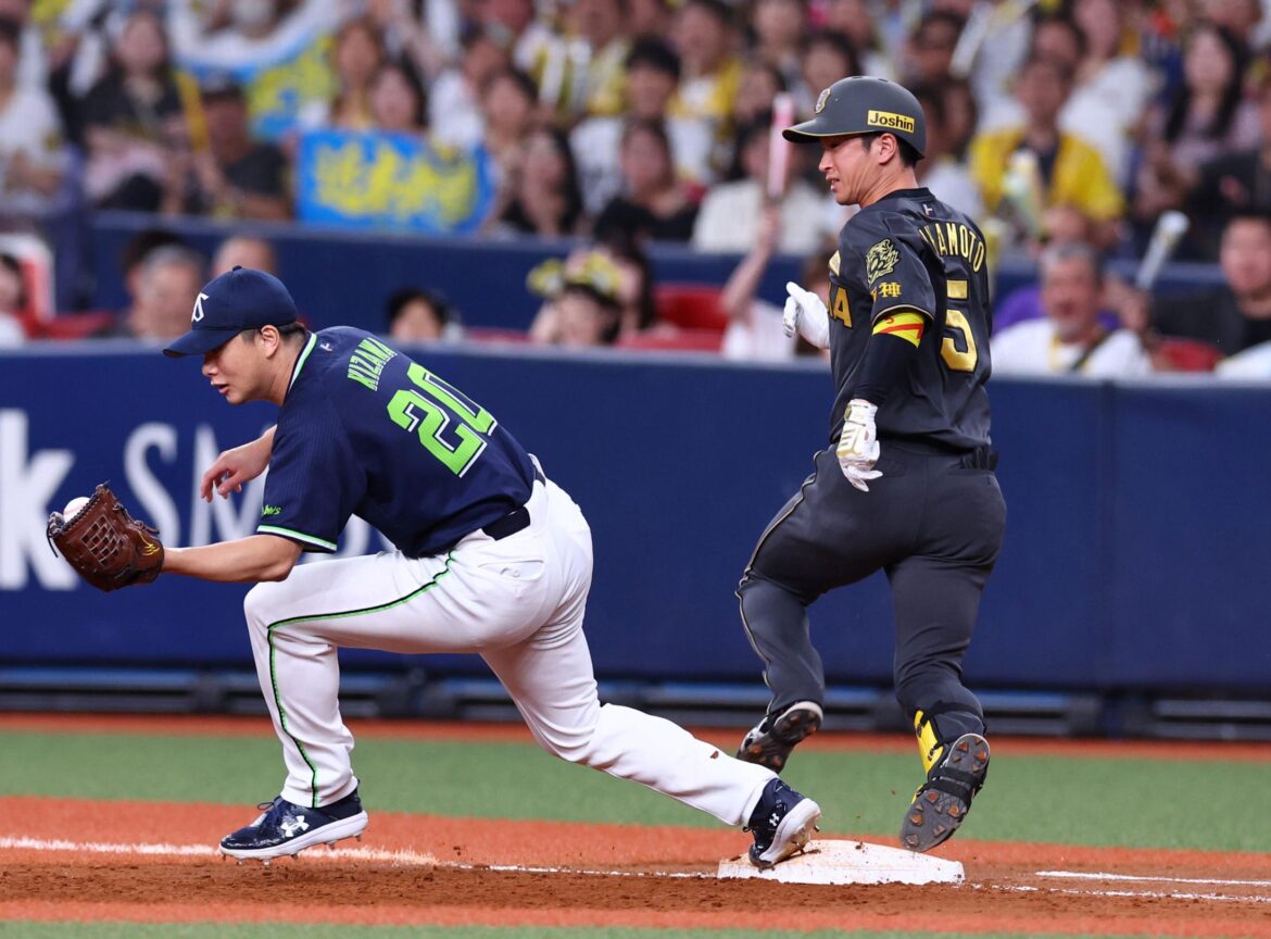 阪神 近本光司が今季初の途中交代 六回表の守備からベンチに退く 直前の打席では一塁へ全力疾走も 藤川監督「少し疲労がありまして」（デイリースポーツ） - Yahoo!ニュース - Yahoo!ニュース