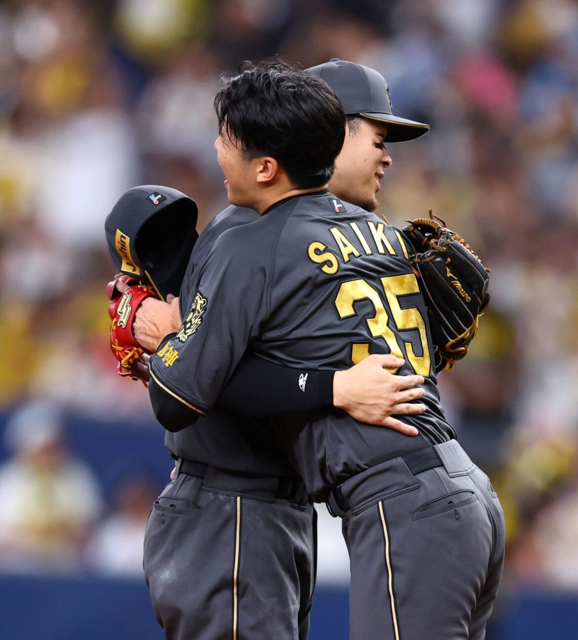 阪神 才木浩人が佐藤輝明に「好きです」同学年へのラブコールに球場ざわつく 九回に鮮やか好守で完投アシスト→熱い抱擁(デイリースポーツ) – Yahoo!ニュース – Yahoo!ニュース 阪神 才木浩人が佐藤輝明に「好きです」同学年へのラブコールに球場ざわつく 九回に鮮やか好守で完投アシスト→熱い抱擁(デイリースポーツ) - Yahoo!ニュース - Yahoo!ニュース