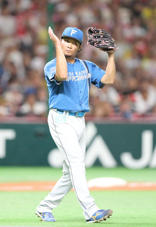 【日本ハム】「愉しい」投げ合い敗れた伊藤大海「もうチームメートじゃない…」近藤への甘い1球悔やむ – nikkansports.com ソフトバンク対日本ハム 先発した伊藤は8回を投げ終えベンチに引き揚げる(撮影・梅根麻紀)