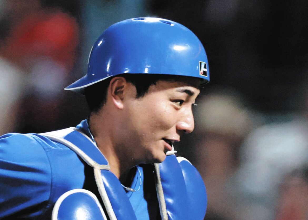 またも強肩発動！中日ルーキー石伊雄太、巨人戦の4回に佐々木の盗塁阻止、先発メヒアを助ける（中日スポーツ） - Yahoo!ニュース - Yahoo!ニュース