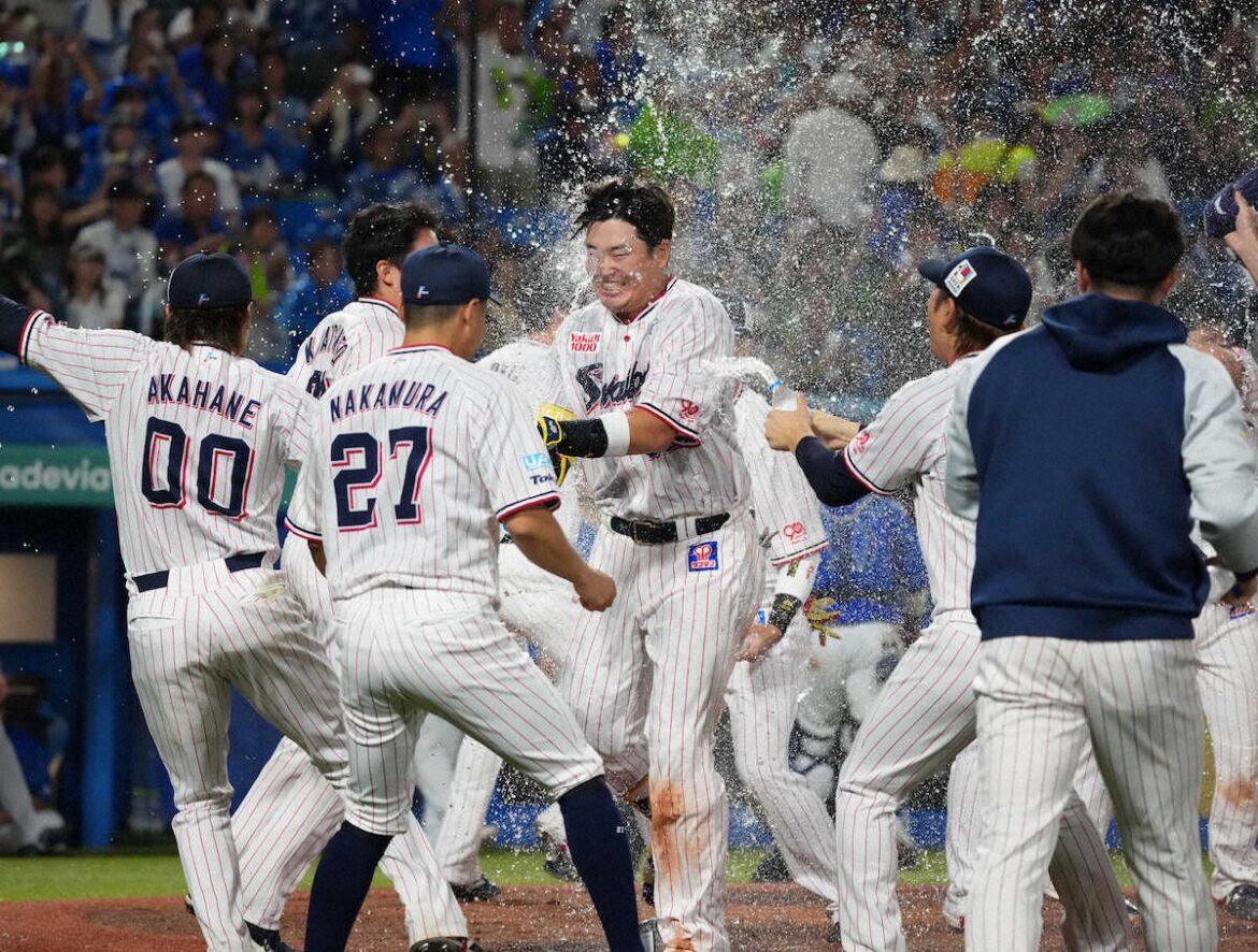ヤクルト・村上 確信歩き！劇的サヨナラ弾で連勝 （スポニチアネックス） - Yahoo!ニュース