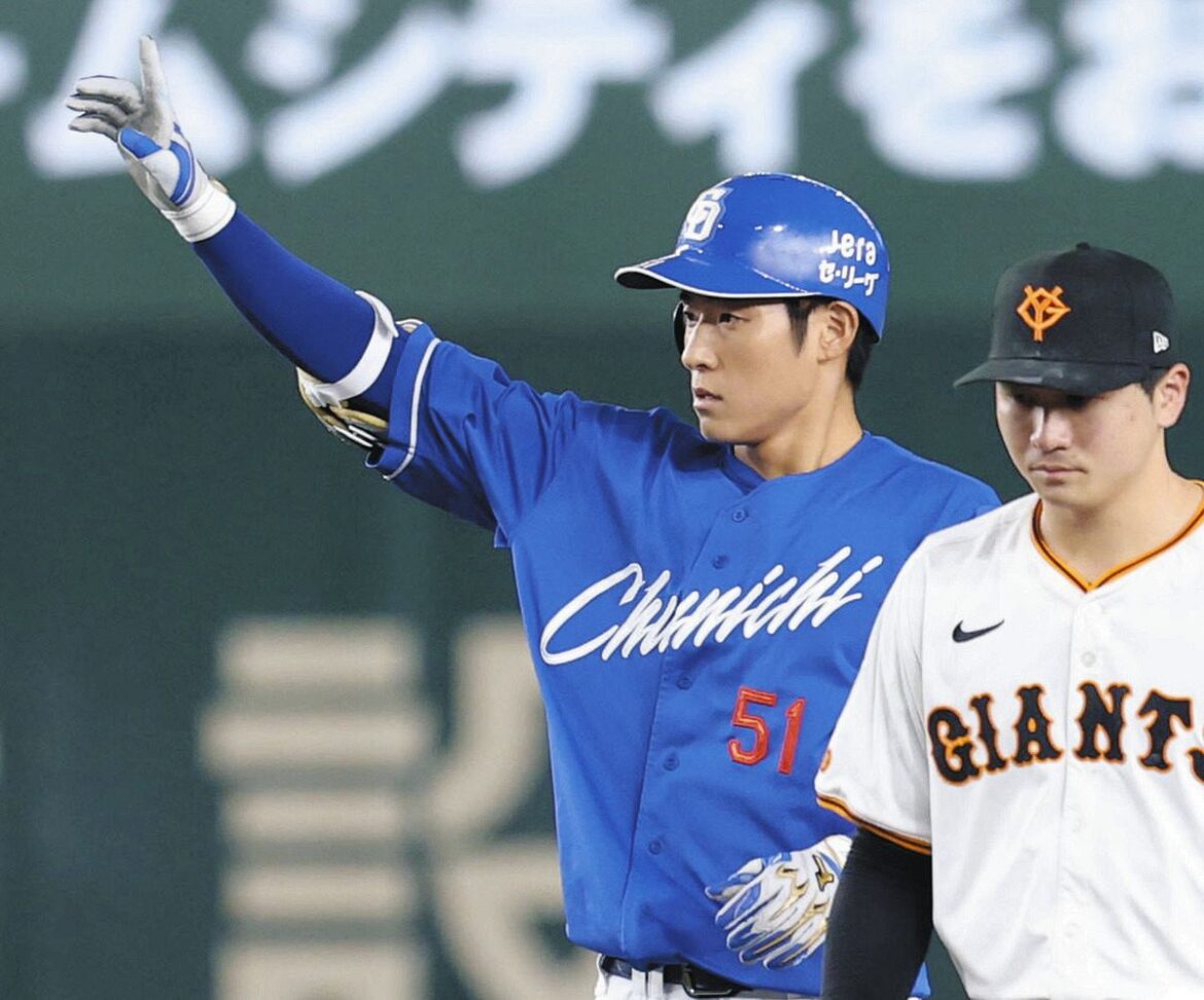 中日、ミスにつけこみ３点ビハインドから一気に同点！ １死一塁で悪送球の間に岡林が生還、上林＆ボスラーがタイムリーで続いた（中日スポーツ） - Yahoo!ニュース - Yahoo!ニュース