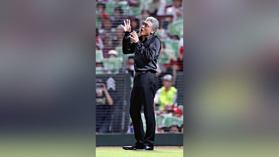 被爆２世の吉川晃司さん、イマジンをマツダスタジアムで…ピースナイターで始球式 - 読売新聞オンライン