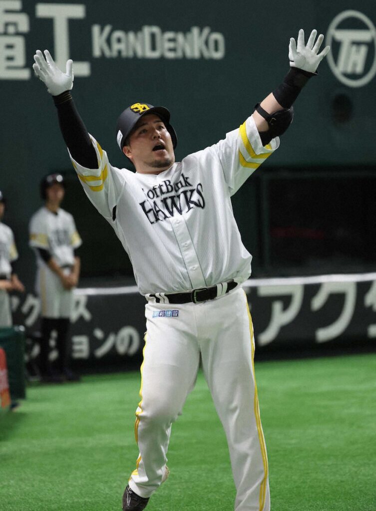 ソフトバンク・山川穂高 球場沸いた2戦連発19号「全部大事な試合なので、作戦系は秘密」（スポニチアネックス） - Yahoo!ニュース - Yahoo!ニュース
