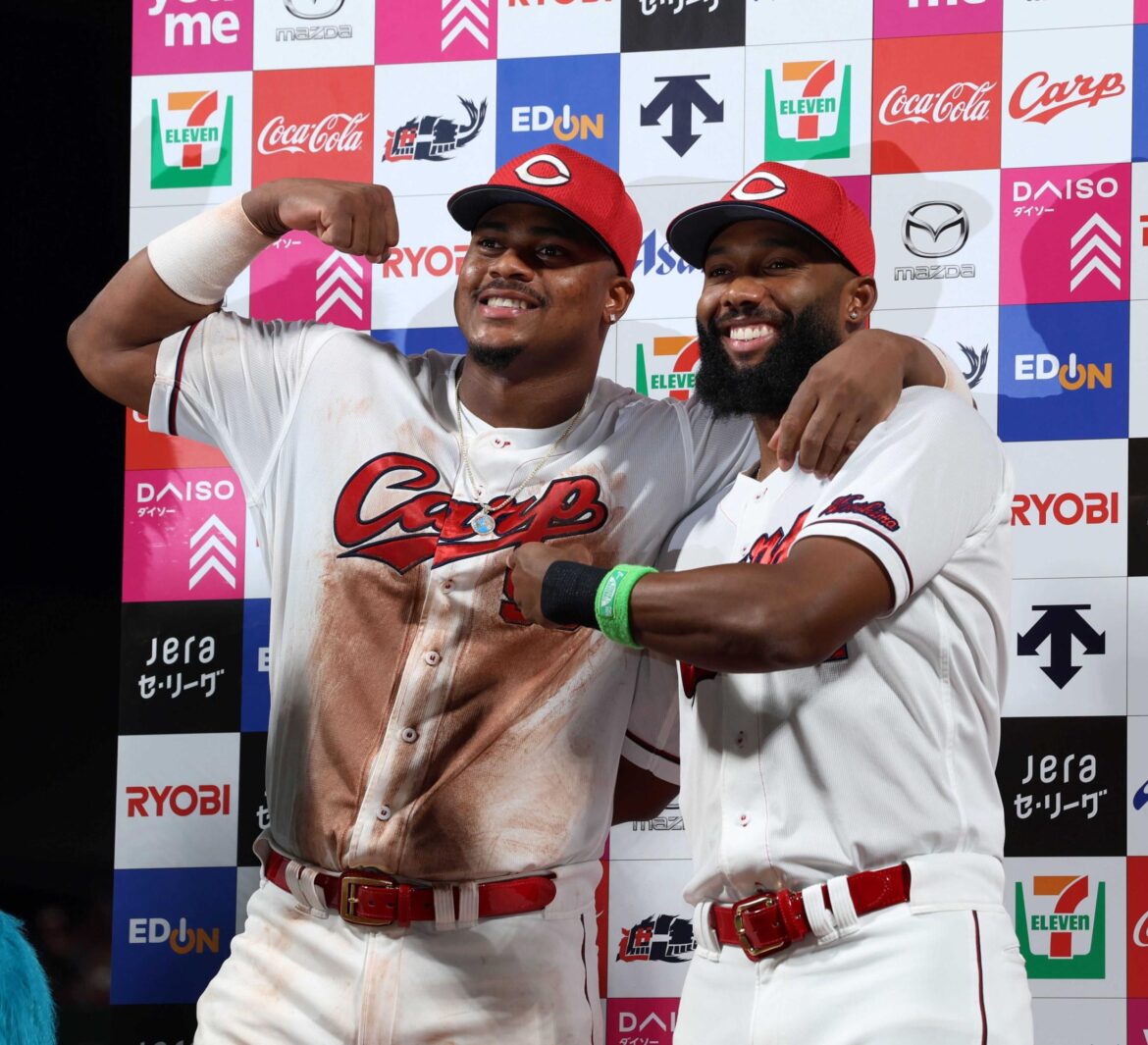 広島モンテロ＆ファビアンが初アベック弾 エルドレッド＆バティスタ以来助っ人７年ぶりに本拠地お祭り騒ぎ（デイリースポーツ） - Yahoo!ニュース - Yahoo!ニュース
