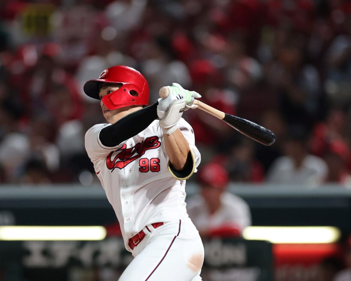 広島・中村奨成がプロ初の４安打 １番・中堅で活躍 打率・２７７まで上昇（デイリースポーツ） - Yahoo!ニュース - Yahoo!ニュース