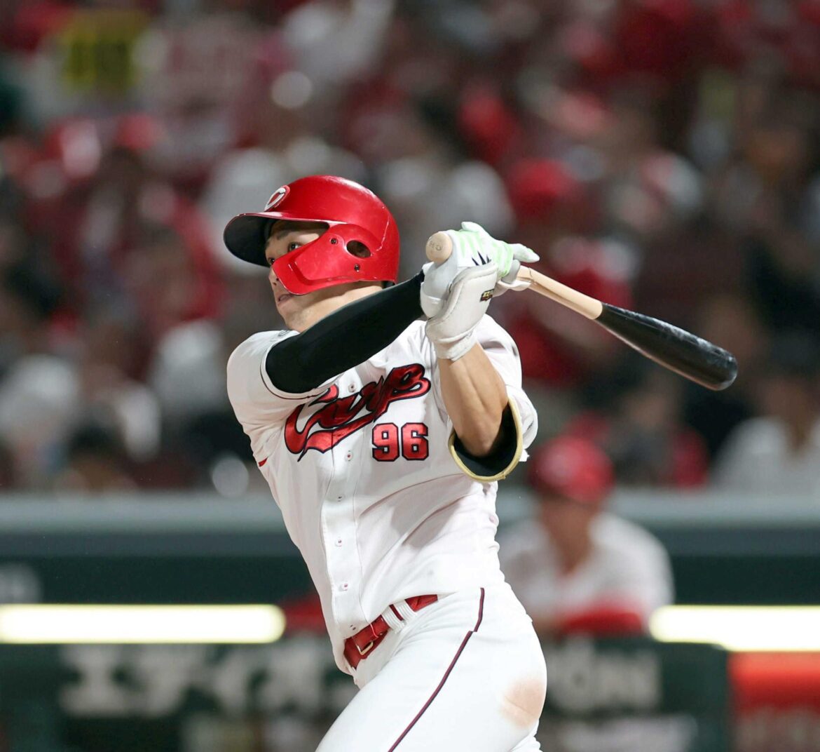 広島・中村奨成 プロ初４安打！「ご褒美ぐらいの感覚で。明日からも一日一本打てるように」 秋山、大盛ら押しのけスタメン（デイリースポーツ） - Yahoo!ニュース - Yahoo!ニュース