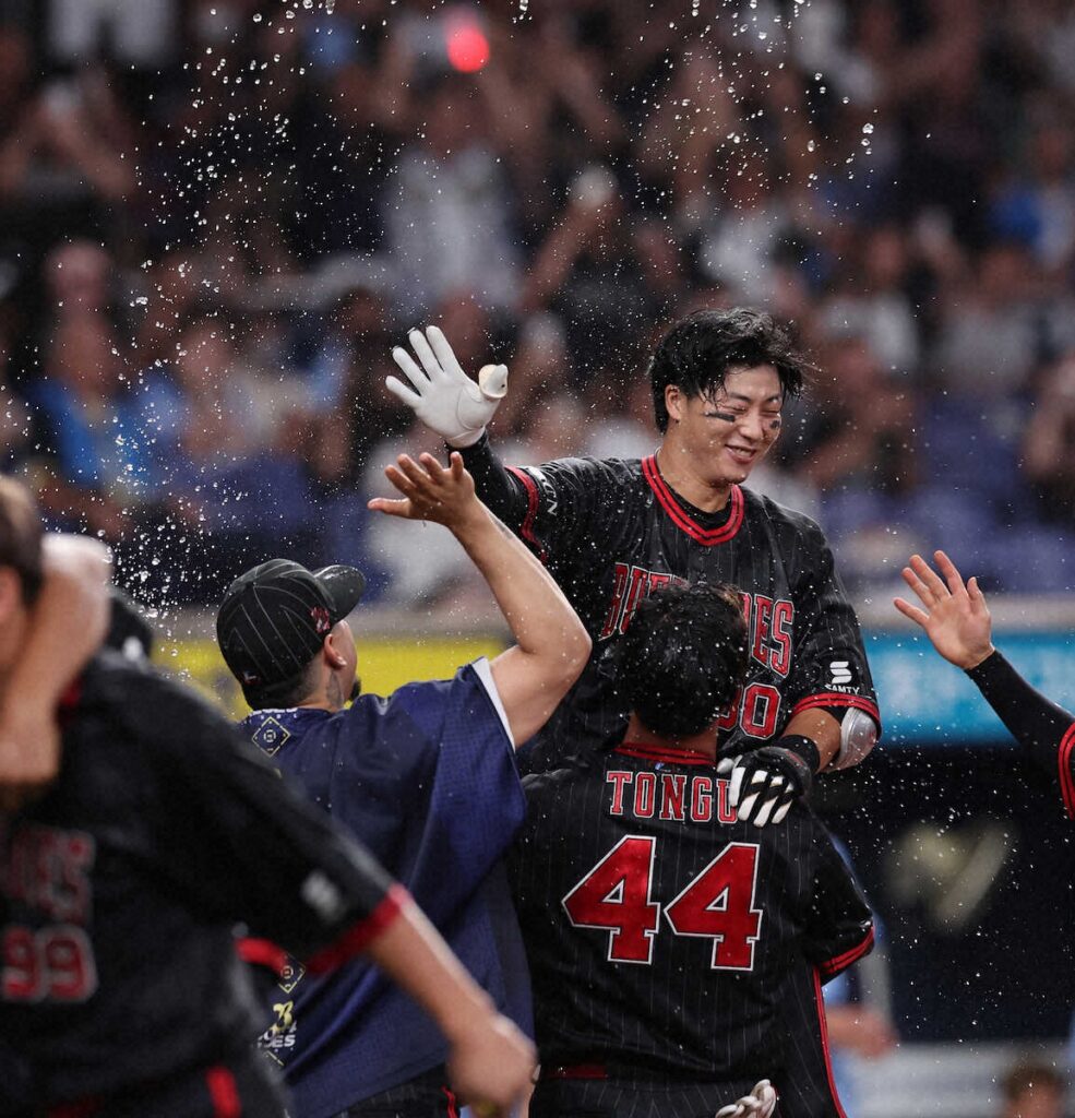 オリックス・岸田監督「全員で勝ち取った勝利」0―6から大逆転、26年ぶりシーズン9度サヨナラ勝利（スポニチアネックス） - Yahoo!ニュース - Yahoo!ニュース