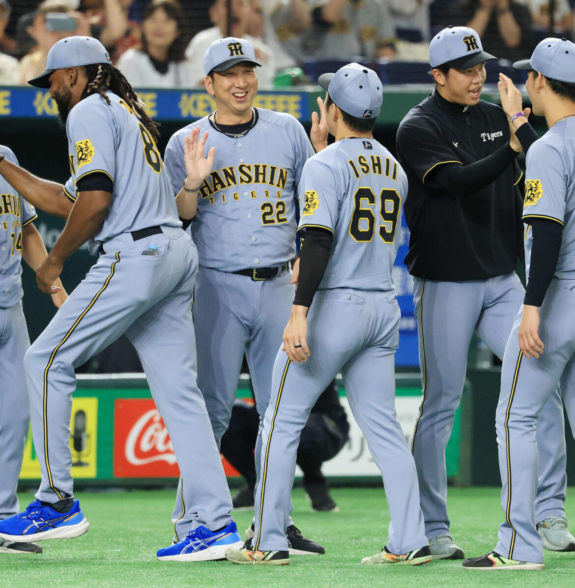 首位阪神がセの貯金を独占 13差の2位巨人は借金1…3位DeNAは借金2の異常事態(日刊スポーツ) – Yahoo!ニュース – Yahoo!ニュース 首位阪神がセの貯金を独占 13差の2位巨人は借金1…3位DeNAは借金2の異常事態(日刊スポーツ) - Yahoo!ニュース - Yahoo!ニュース