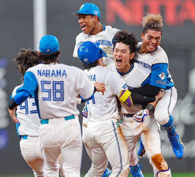 「ゲームセットまで諦める選手は1人もいません」新庄監督がSNSで選手&ファンへ感謝 前日のオリックス戦で劇的サヨナラ勝利(日テレNEWS NNN) – Yahoo!ニュース – Yahoo!ニュース 「ゲームセットまで諦める選手は1人もいません」新庄監督がSNSで選手&ファンへ感謝 前日のオリックス戦で劇的サヨナラ勝利(日テレNEWS NNN) - Yahoo!ニュース - Yahoo!ニュース