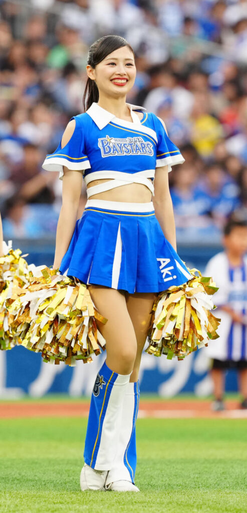 【DeNA】快速美女が今日も激走 今季限りで卒業「diana」 AKiがバースデーラン制す（日刊スポーツ） - Yahoo!ニュース - Yahoo!ニュース